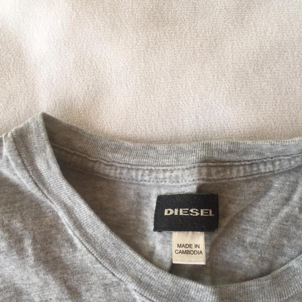 Diesel grey T-shirt Like new Size fits like medium - Picture 2 of 4